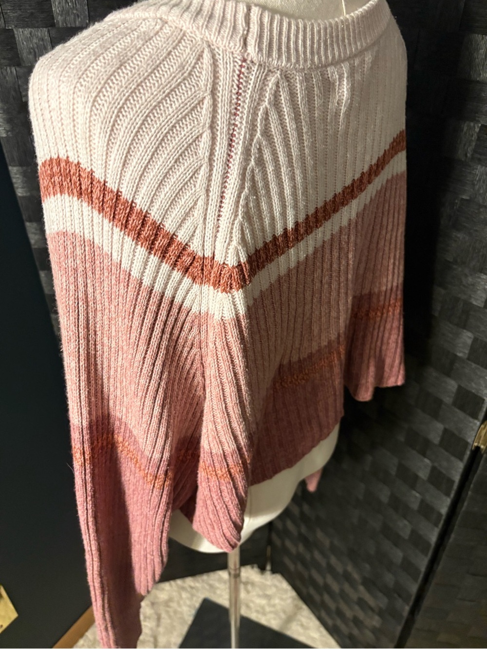 Aeropostale Colorblock Stripe Cropped Crewneck Sweater Pink Cream Boho - Picture 2 of 6